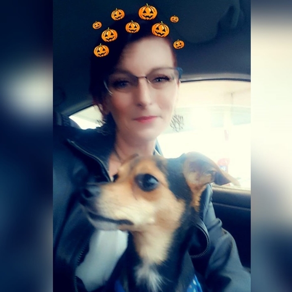 Meet your Posher, Lori - Picture 1 of 1